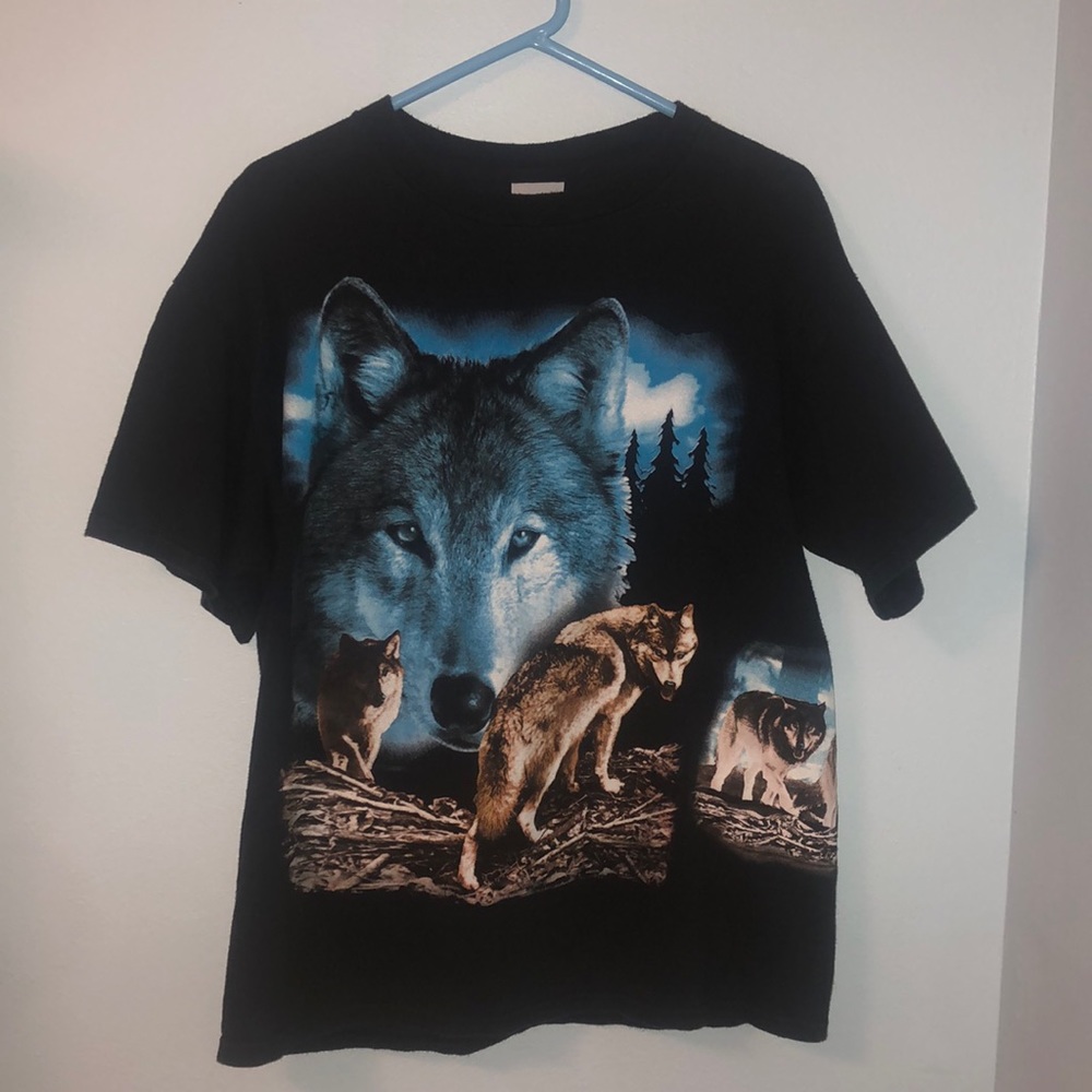 Front and Back Graphic Wolf Print T-Shirt